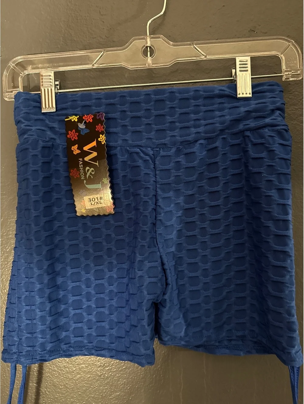 W&J Fashion Women's Blue Athletic Shorts - New with Tags, Size L